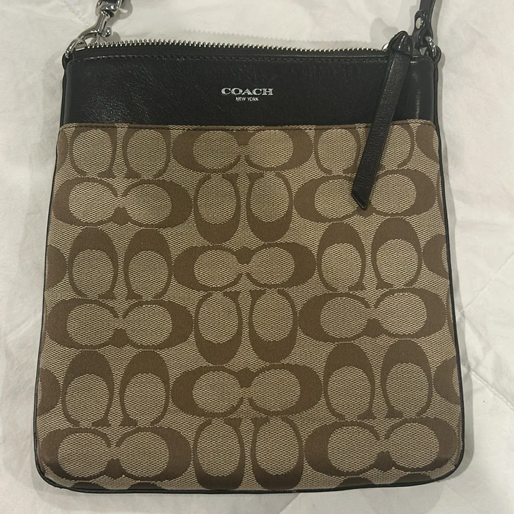 Coach crossbody purse - Picture 2 of 4
